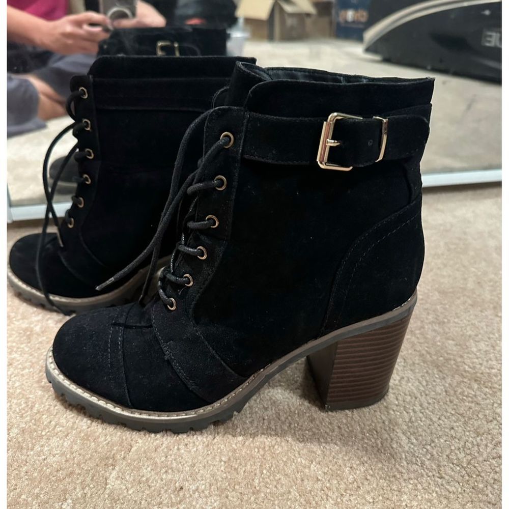 Shoe dazzle CARRYN Women's Black Combat Ankle Boots Size 9.5